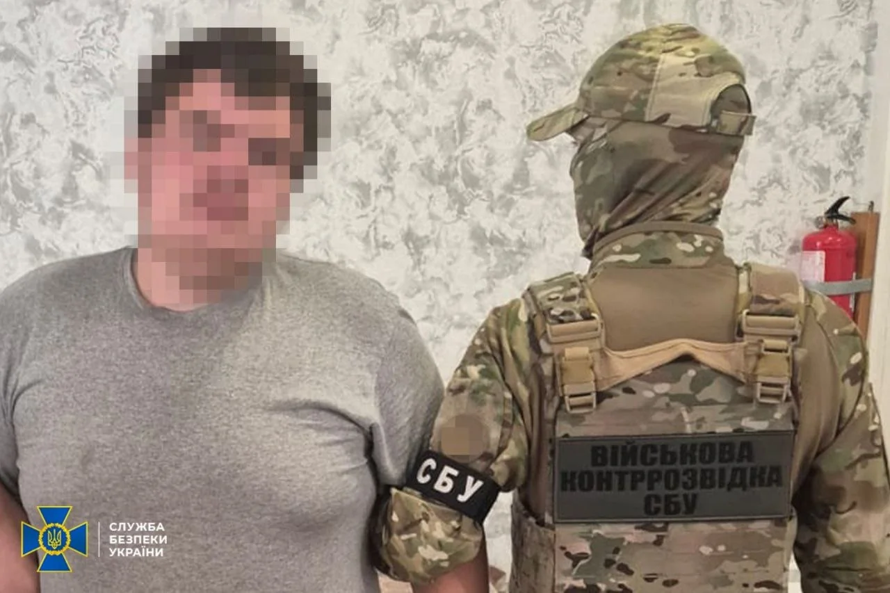 СБУ викрила агента РФ у ЗСУ, який коригував удари по АЗС Полтавщини